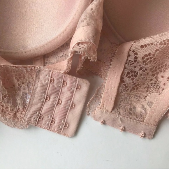 B. Luxe Pink Lace Convertible Strapless Bra Size 40D - Picture 4 of 5